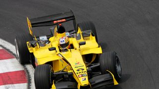 Jordan Der Midland-Heim-GP hätte besser beginnen können. Neben den Nebenkriegsschauplätzen ging es auch auf der Strecke nicht voran. Immerhin konterte Karthikeyan die Kritik mit einem Sieg gegen Monteiro., Foto: Sutton