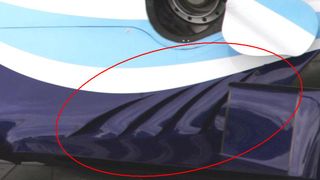 Neuartige Kiemen an der Innenseite der Kamine bewirken durch die austretende Warmluft einen verringerten Luftdruck und somit eine höhere Strömungsgeschwindigkeit. Diese Maßnahme erhöht unter anderem die Effektivität der Winglets und des Heckflügels., Foto: Sutton