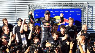 Daily Mirror: "Webber, der Held (...) Schumi ist der Böse.", Foto: Red Bull/GEPA
