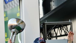 Sebastian Vettel: "Wir hatten einen unglaublich schlechten Start, danach jedoch einen sehr guten Rennbeginn. Als wir auf P3 waren und gemerkt haben, dass wir nicht mitgehen können, haben wir geschaut, dass wir länger draußen bleiben als die Konkurrenz und dann gegen Rennende den Unterschied zu machen. Schlüssel zum Sieg waren die ersten beiden Abschnitte des Rennens, wo wir besser auf die Reifen geachtet haben.", Foto: Sutton