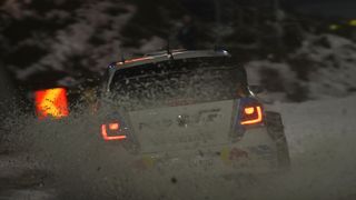 Sebastien Ogier: Bei einer Winterrallye wie in Schweden als Erste die Strecke eröffnen zu müssen, ist immer schwer. Ich war mir deshalb nicht sicher, welche Position wir am Abend einnehmen würden. Alles in den Top Drei wäre super gewesen. Dass es jetzt sogar die Führung ist, macht mich wirklich extrem glücklich. Die Bedingungen waren erstaunlich gut und besser, als wir erwartet hatten. Ich bin mit meiner eigenen Leistung sehr zufrieden, es war ein perfekter Tag für uns und drei Wertungsprüfungen gewonnen zu haben ist bei dieser Startposition ein Traum-Ergebnis. Wir gehen jetzt optimistisch in den zweiten Tag., Foto: Volkswagen Motorsport