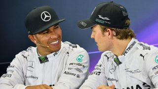 Lewis Hamilton: Heute auf der Pole zu stehen ist ein fantastisches Ergebnis für uns. Ich bin sehr stolz, die 100. Pole für Mercedes-Benz in der Formel 1 eingefahren zu haben. Es ist auch etwas ganz Besonderes, Nigels Marke an Pole Positions für einen britischen Fahrer einzustellen. , Foto: Sutton