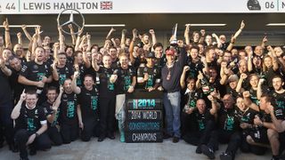 Durch den neunten Doppelsieg 2014 haben die Silberpfeile den Konstrukteurstitel drei Rennen vor dem Ende bereits sicher. Bei noch 172 möglichen Punkten hat Mercedes einen Vorsprung von 223 Zählern auf Red Bull., Foto: Mercedes-Benz