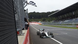 Mit seinem dritten Saisonsieg knabbert Lewis Hamilton wieder ein Stück vom Vorsprung Nico Rosbergs ab. Nach neun Rennen trennen die beiden Mercedes-Piloten elf Zähler., Foto: Mercedes-Benz