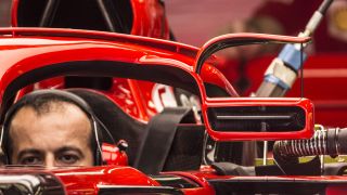 Für großes Aufsehen sorgte Ferrari mit diesen Spiegeln. Sie sind nicht mehr am Cockpit befestigt, sondern am Halo. Das erlaubt eine Technische Direktive der FIA. , Foto: Sutton