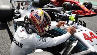 Eine Fotostrecke von MSM-Redakteur Manuel Schulz:
In Silverstone war zum ersten Mal bei allen Teams der erwartete Fahrer der bessere. Damit fehlt Stoffel Vandoorne immer noch der erste Sieg im Qualifikationsduell gegen Fernando Alonso. Dafür überraschte die Qualifikation auf anderer Ebene., Foto: LAT Images