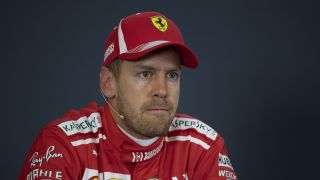 Eine Fotostrecke von MSM-Redakteur Manuel Schulz:
Das Formel-1-Rennen in Austin endete mit einem Sieg von Kimi-Räikkönen, der seine Durststrecke beendete, die mit 113 Rennen zwischen zwei Siegen einen neuen Rekord darstellte. Max Verstappen lieferte eine unglaubliche Aufholjagd von Platz 18 auf das Podium. Die Analyse der Teams: Das Rennen kompakt.
, Foto: Sutton
