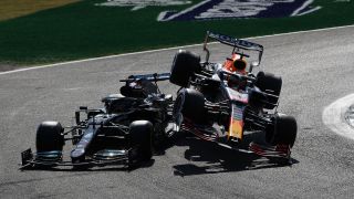 Die Pressestimmen zum Großen Preis von ItalienDie internationale Presse ortet nach dem Crash der Titelrivalen Lewis Hamilton und Max Verstappen in Monza jetzt offenen Krieg. Und zieht Vergleiche zum legendären F1-Duell Ayrton Senna gegen Alain Prost., Foto: LAT Images