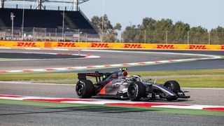 NOR vorne, Aston mit Problemen